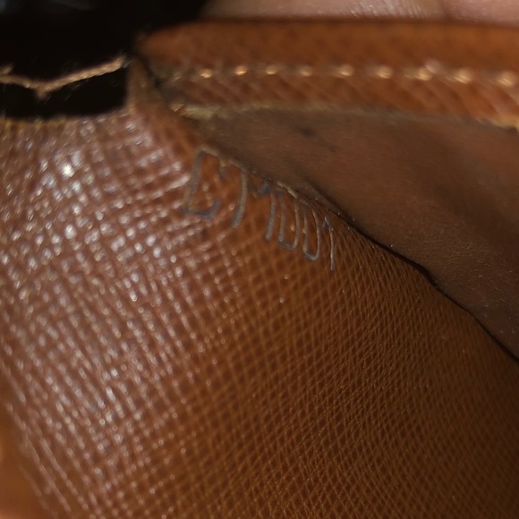 Louis Vuitton bifold wallet - Picture 7 of 12